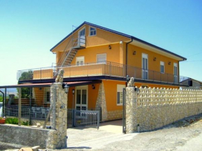 Pleasant Holiday Home with Balcony Veranda Barbecue